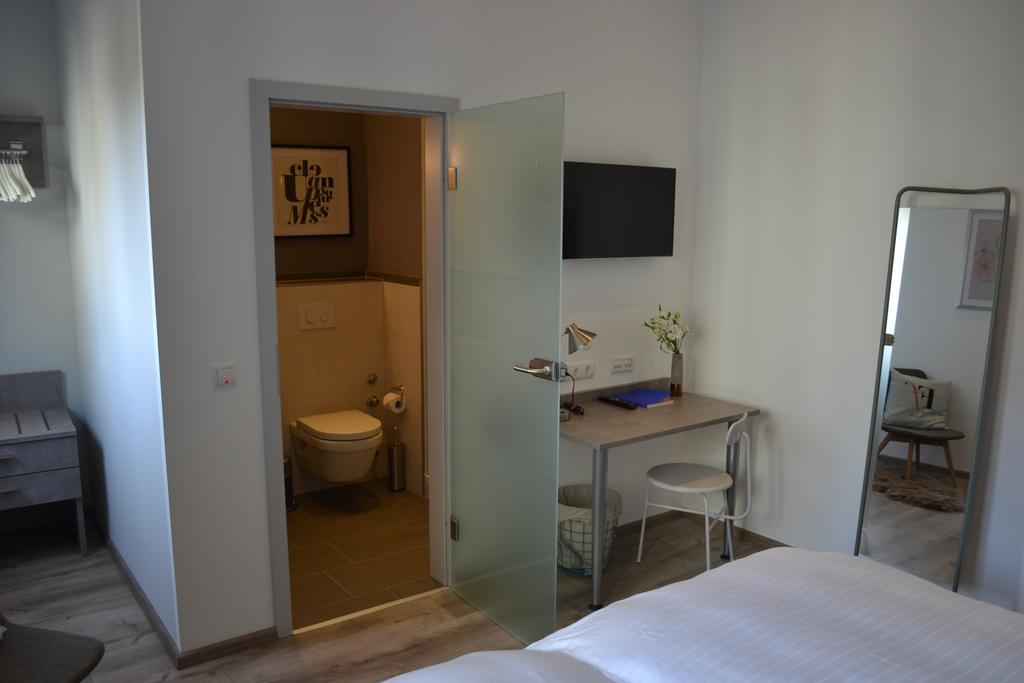 Boutique-Hotel "Stilvoll" Andernach Room photo